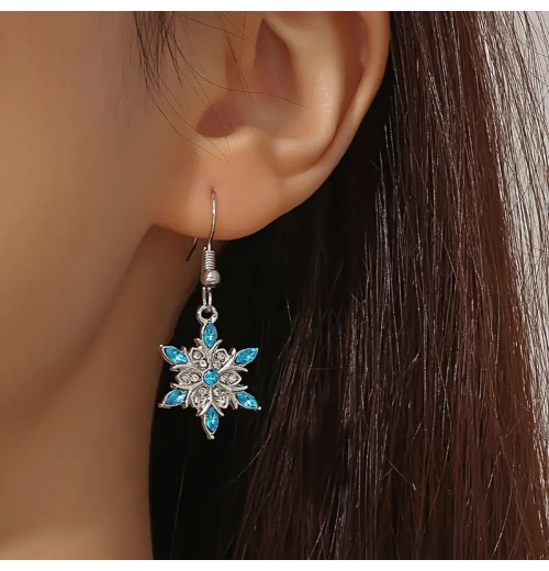 The new autumn and winter cross-border snowflake white gold, ethereal five-pointed star, European and American fashion two-tone diamond-encrusted blue earrings are versatile The new autumn and winter cross-border snowflake white gold, ethereal five-pointed star, European and American fashion two-tone diamond-encrusted blue earrings are versatile