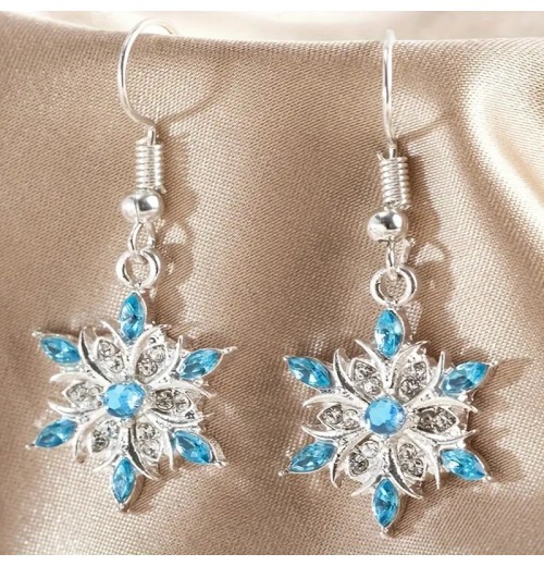 The new autumn and winter cross-border snowflake white gold, ethereal five-pointed star, European and American fashion two-tone diamond-encrusted blue earrings are versatile The new autumn and winter cross-border snowflake white gold, ethereal five-pointed star, European and American fashion two-tone diamond-encrusted blue earrings are versatile