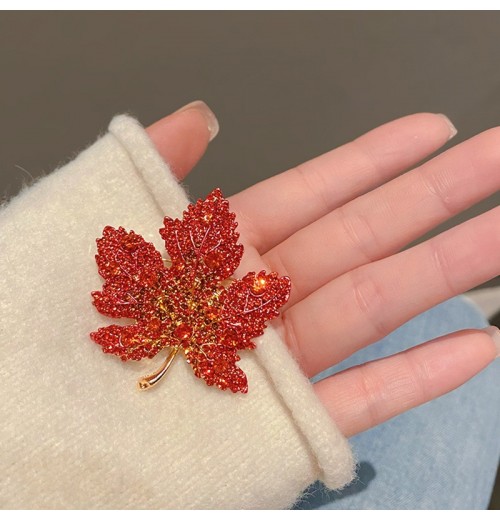 Brooches for women with a high-end feel, niche wholesale, high-end pins, elegant temperament, fixed suit accessories, autumn leaf style Brooches for women with a high-end feel, niche wholesale, high-end pins, elegant temperament, fixed suit accessories, autumn leaf style