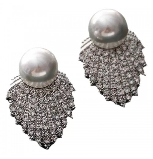 Minimalist style exquisite retro diamond-encrusted pearl silver needle earrings for women, new light luxury niche ear studs, fashionable and versatile earrings Minimalist style exquisite retro diamond-encrusted pearl silver needle earrings for women, new light luxury niche ear studs, fashionable and versatile earrings