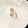 The new brooch for women is full of diamonds and flowers, suitable for suit overcoats. The brooch is fixed to prevent light leakage, giving a high-end, exquisite and trendy look The new brooch for women is full of diamonds and flowers, suitable for suit overcoats. The brooch is fixed to prevent light leakage, giving a high-end, exquisite and trendy look