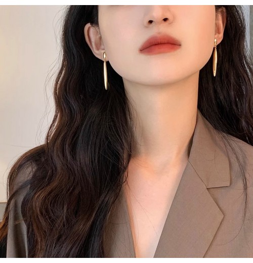 Silver needle tassel line earrings, new Spring/Summer bestseller, high-end retro Hong Kong-style earrings and stud accessories for women Silver needle tassel line earrings, new Spring/Summer bestseller, high-end retro Hong Kong-style earrings and stud accessories for women