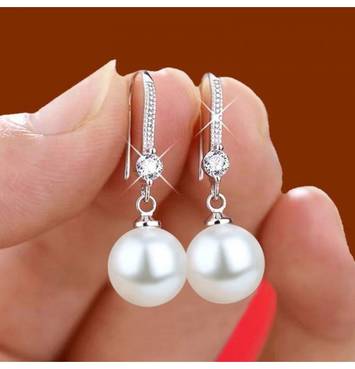 The new model of pure copper ear hooks features a simple and elegant female pearl style that is not prone to dropping. These earrings and accessories are fashionable and versatile The new model of pure copper ear hooks features a simple and elegant female pearl style that is not prone to dropping. These earrings and accessories are fashionable and versatile