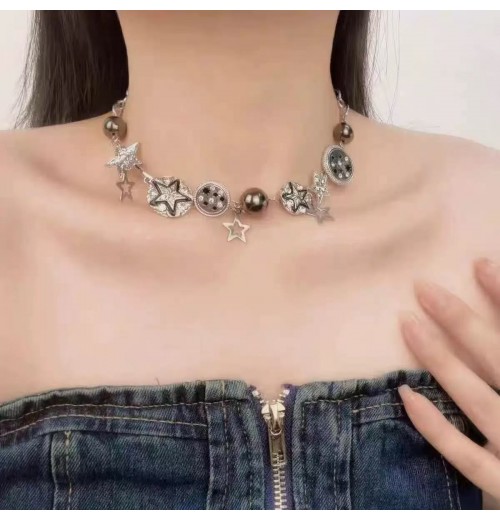 Sweet and cool hot girl star button necklace for women, new hit, trendy and niche design, high-end y2k collarbone chain Sweet and cool hot girl star button necklace for women, new hit, trendy and niche design, high-end y2k collarbone chain