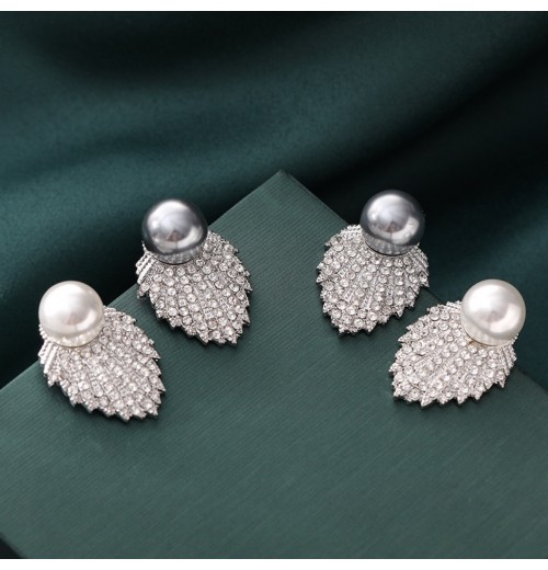 Grey pearl earrings, stud earrings, women's niche high-end style, light luxury, earrings, French design, diamond-encrusted trendy earrings Grey pearl earrings, stud earrings, women's niche high-end style, light luxury, earrings, French design, diamond-encrusted trendy earrings