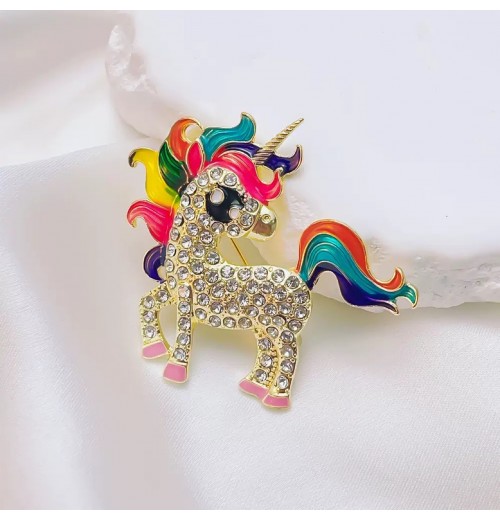 The new fashionable pony brooch exudes a high-end feel. The niche corsage is a fashionable accessory from Yiwu. The female horse animal brooch is exquisitely matched