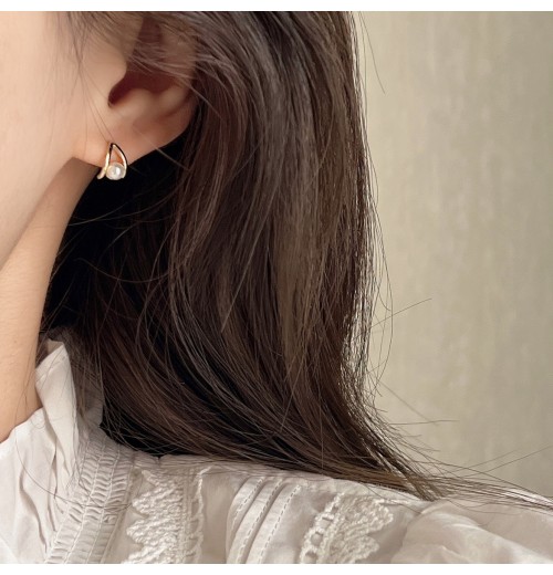 Pearl stud earrings for ear piercing, small and exquisite earrings for sleeping, new style, exquisitely diamond-encrusted Pearl stud earrings for ear piercing, small and exquisite earrings for sleeping, new style, exquisitely diamond-encrusted
