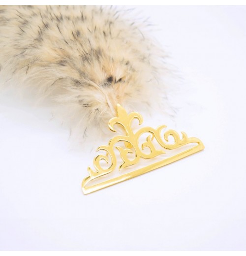 The new feather brooch is a retro choice for gifting The new feather brooch is a retro choice for gifting