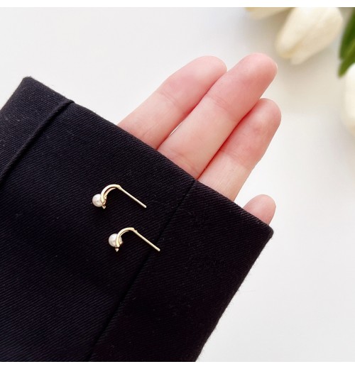 Pearl stud earrings for ear piercing, small and exquisite earrings for sleeping, new style, exquisitely diamond-encrusted Pearl stud earrings for ear piercing, small and exquisite earrings for sleeping, new style, exquisitely diamond-encrusted