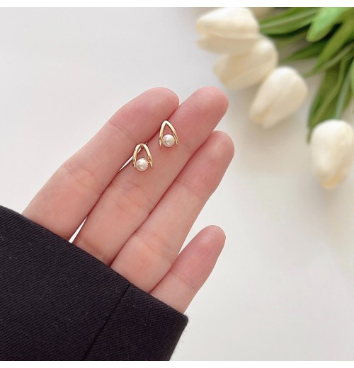 Pearl stud earrings for ear piercing, small and exquisite earrings for sleeping, new style, exquisitely diamond-encrusted Pearl stud earrings for ear piercing, small and exquisite earrings for sleeping, new style, exquisitely diamond-encrusted