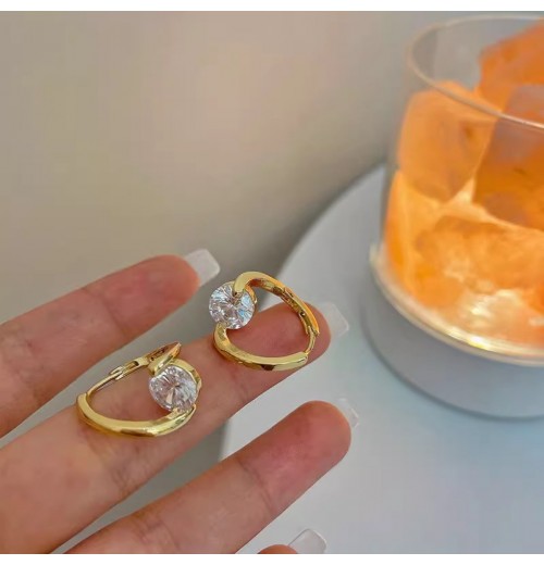 A hit French earring, an InS-style earring, a simple and trendy earring for women, and a trendy ear accessory for A hit French earring, an InS-style earring, a simple and trendy earring for women, and a trendy ear accessory for