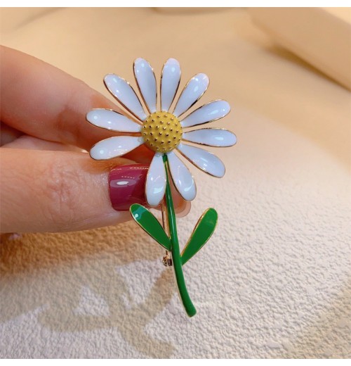 Spring and summer new products: enamel-craft Daisy and sunflower brooch for women, high-end, trendy and fashionable outerwear, clothes, pins and accessories