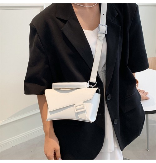 Leather Purse With Buckle Leather Purse With Buckle
